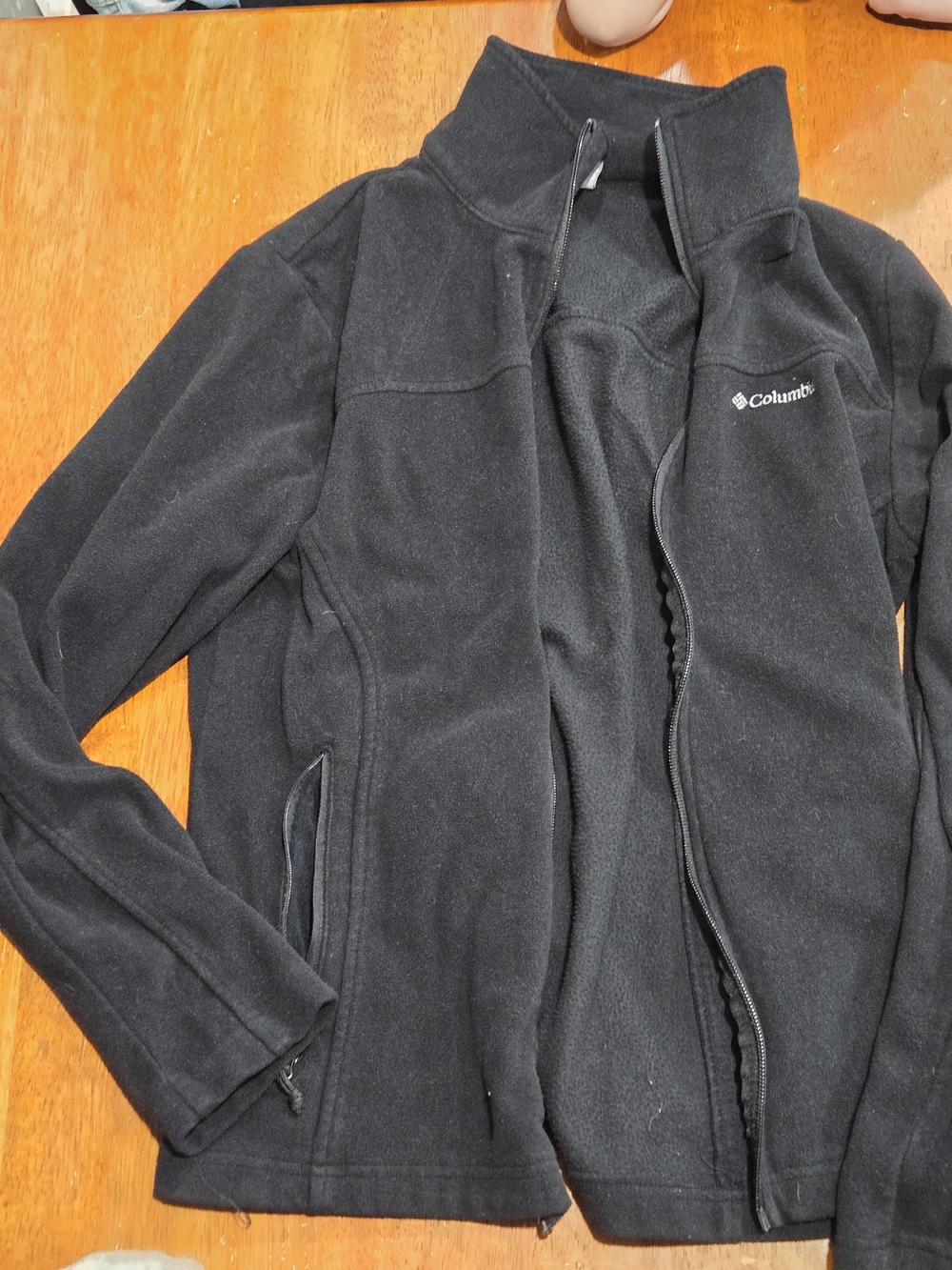 Columbia Women’s Black Fleece Zip-up Jacket